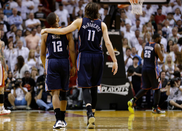 McRoberts vyviazol s pokutou za faul na Jamesa