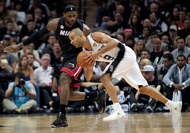 Spurs zvládli záver a využili absenciu Jamesa