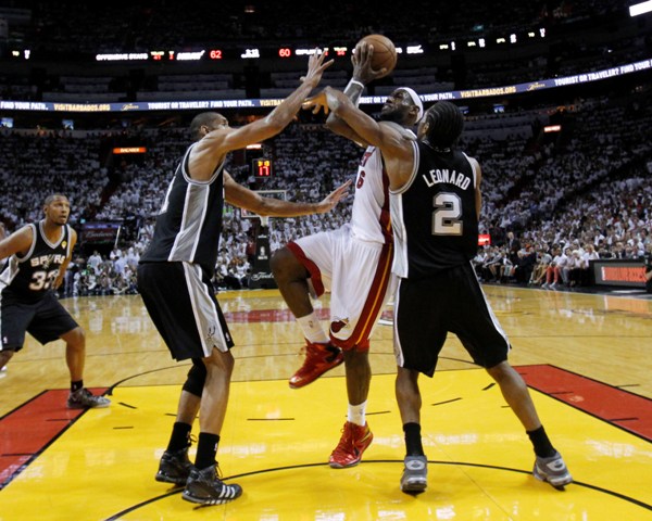 Spurs ovládli aj druhý zápas v Miami
