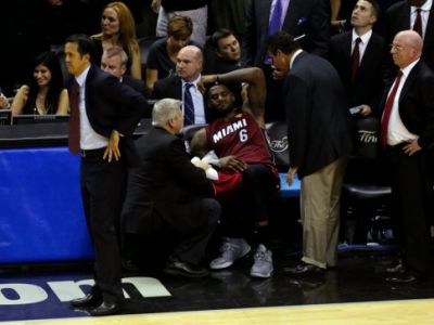 Thomas: S Jamesovými kŕčmi by nedohral ani Michael Jordan