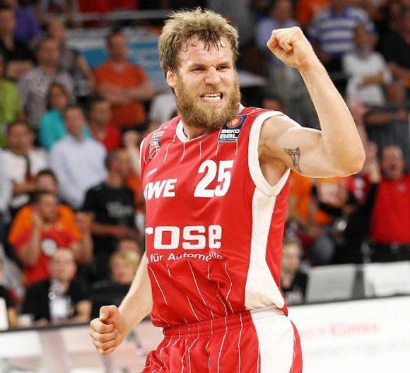 Na Gavela a Bamberg poľuje pätica lovcov