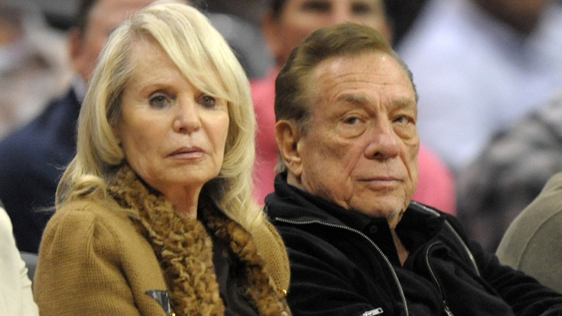 Sudca rozhodol, že Sterlingova manželka môže predať Clippers