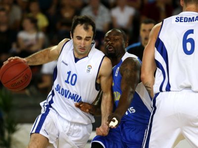 Basketbalisti viedli o 12 bodov, ale prehrali aj v Rumunsku
