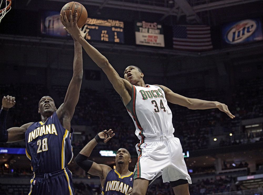 Nemal čo jesť, tenisky si delil s bratom, dnes chce dobyť NBA
