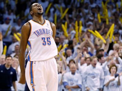 Durant a James lídrami najlepšieho tímu sezóny
