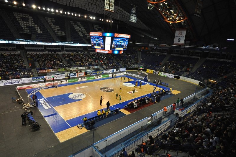 Steel arénu otvorí repríza finále