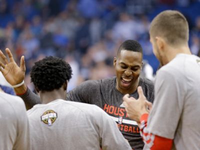 Warriors uspeli aj v Dallase a natiahli víťaznú sériu na 15 zápasov