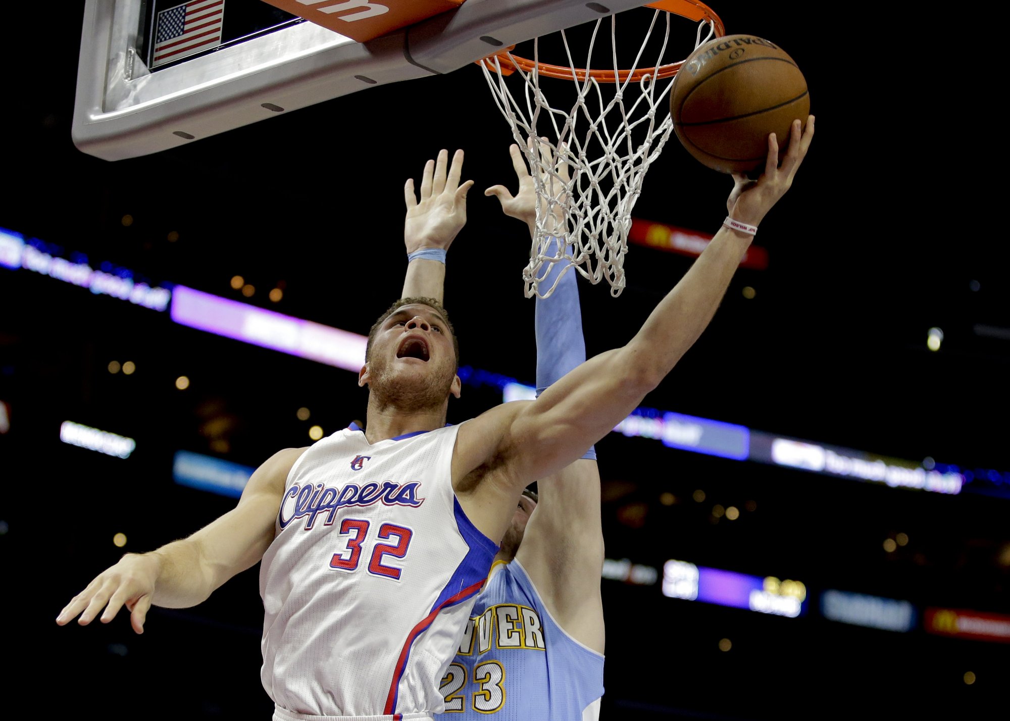 Clippers zdolali doma Denver, duely v NY sa pre snehovú búrku nehrali