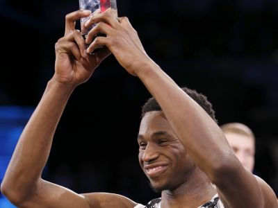 Výber sveta zdolal USA, MVP pre Wigginsa (video)