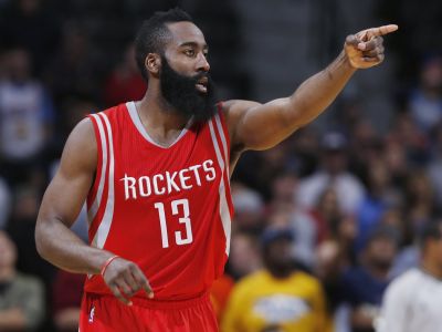 Harden si za kopnutie Jamesa do rozkroku nezahrá v jednom zápase