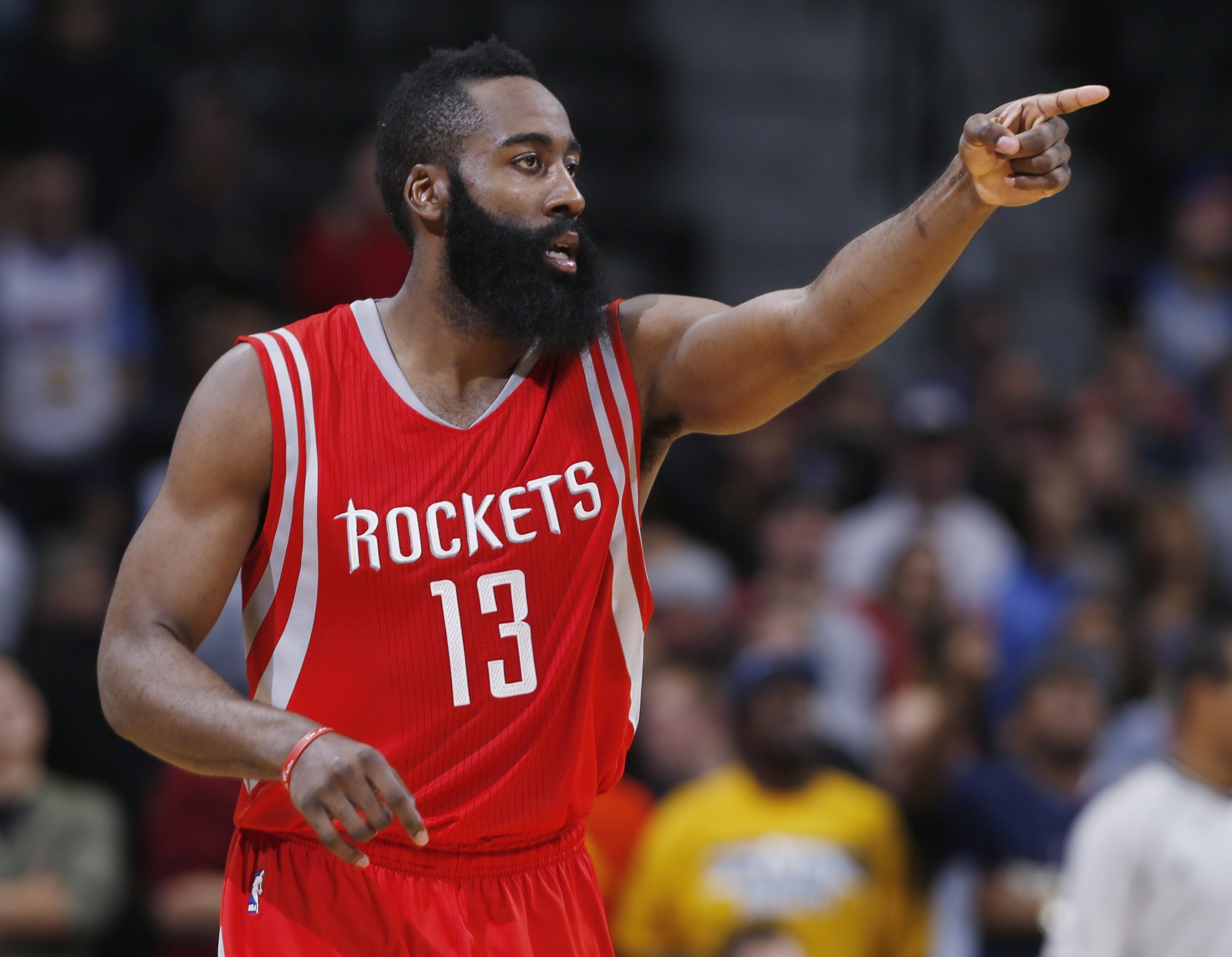 Harden si za kopnutie Jamesa do rozkroku nezahrá v jednom zápase