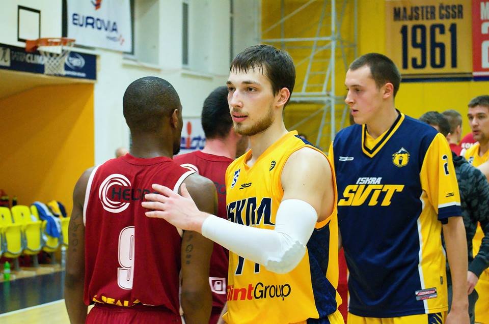 Svit premrhal dvojciferný nások, v závere ho zlomili šestky Handlovej