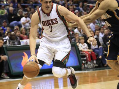 Milwaukee potiahol k výhre nad Indianou Turek Ilyasova
