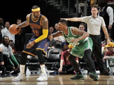 Spurs dosiahli 10. triumf v rade, Boston skolil Cleveland