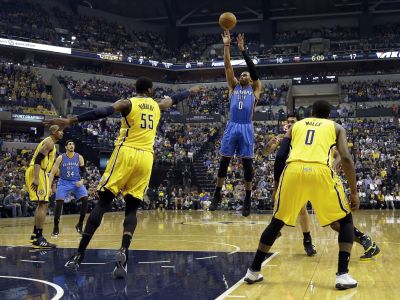Oklahome nestačilo 54 bodov Westbrooka, Milwaukee v play-off