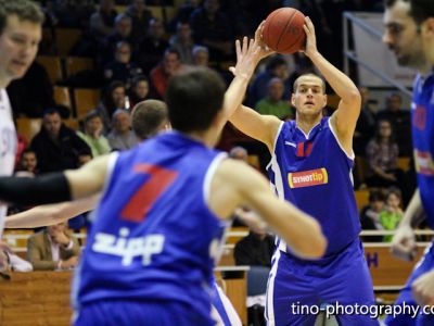 Hašan môže v Karlovke skĺbiť prácu s basketbalom