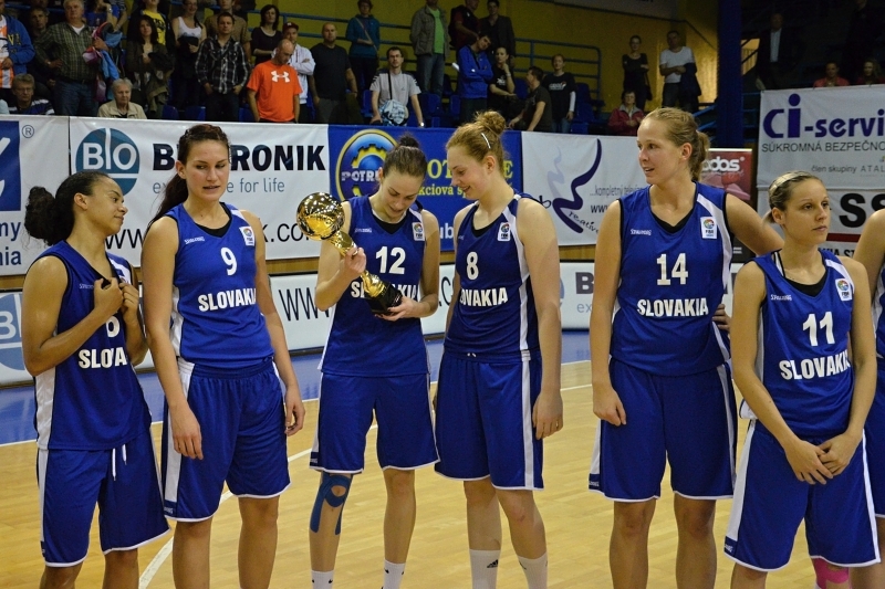 Slovenky jednou nohou na ME