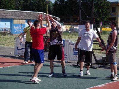 Na Streetballe proti rakovine 100 družstiev