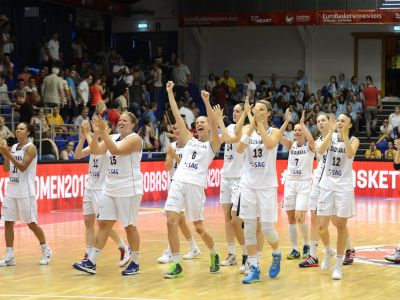 Slovenky po druhom triumfe na ME spievali a tancovali