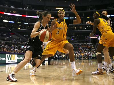 LA Sparks s Toliverovou vyhrali v San Antoniu