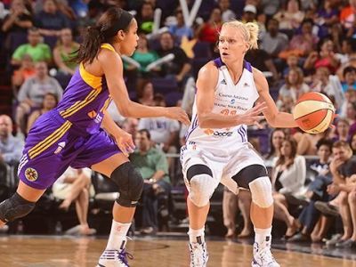 Sparks prehrali vo Phoenixe 65:70, Toliverová zaznamenala štyri body