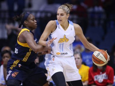 Chicago a Phoenix vstúpili víťazne do play off