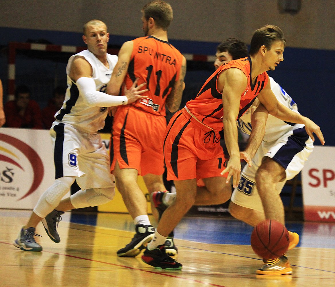Basketbal, z ktorého boleli oči