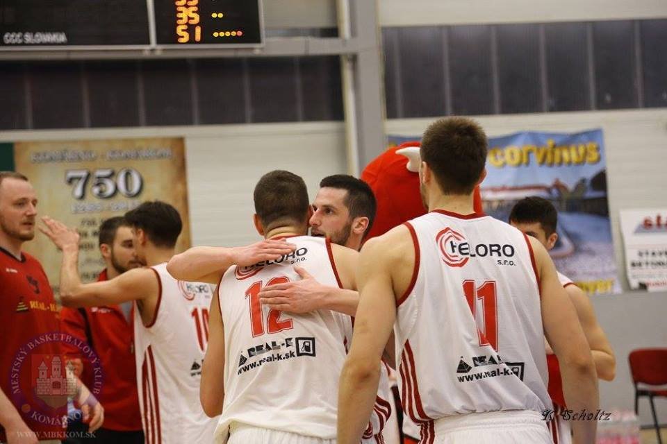 Komárno zdolalo Prievidzu o bod, vedie 2:0 na zápasy