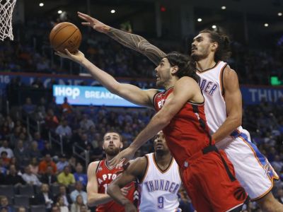 Hráči Toronta a Golden State stále stopercentní, Brooklyn bez víťazstva, James roztrhal dres