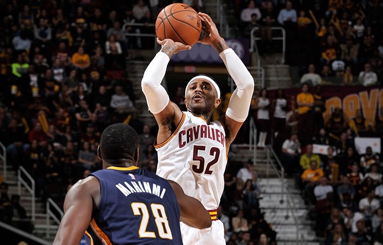 Cleveland zdolal Indianu 101:97 a natiahol víťaznú šnúru na šesť zápasov