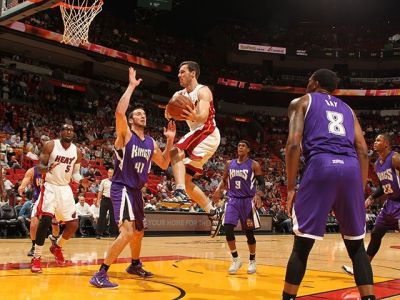 Golden State s trinástou výhrou v rade od začiatku ligy