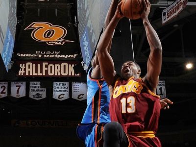 Cleveland vyhral nad Oklahomou, LeBron James mal 33 bodov