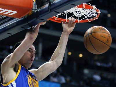 Warriors vyhrali v Houstone, Curryho zastúpil Thompson
