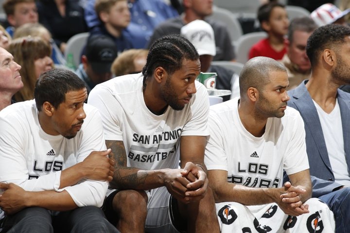 Spurs s 30. domácim víťazstvom pri návrate Ginobiliho