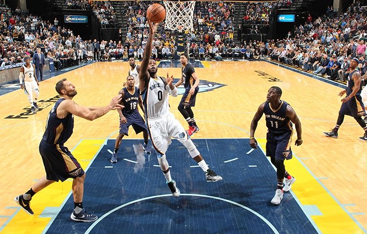 Memphis vyhral nad Pelicans po predĺžení, Rubio šokoval v závere Thunder
