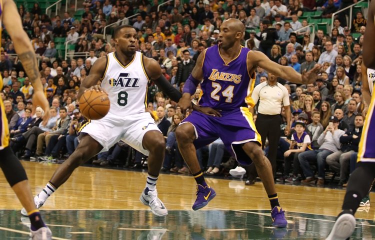 Utah rozdrvil LA Lakers 123:75, najhoršia prehra Bryanta v kariére
