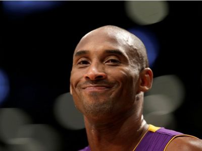 Legendárny Bryant sa po 20 sezónach v drese Lakers rozlúčil 60 bodmi