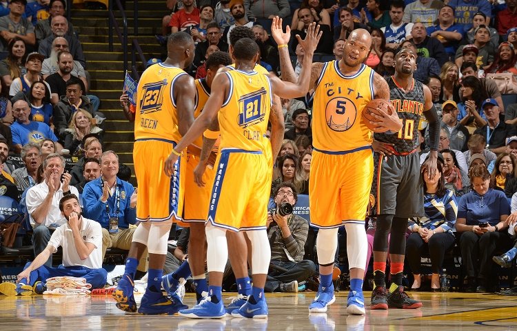 Základná časť v réžii Golden State, padli viaceré rekordy