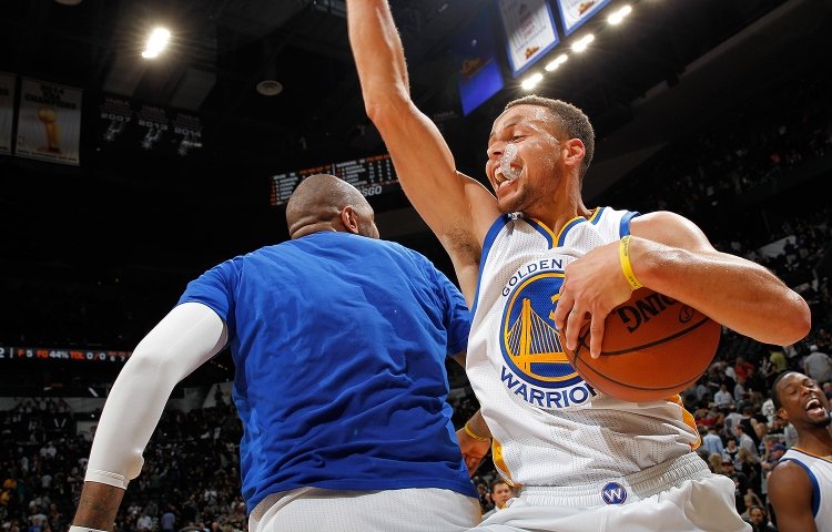 Warriors vyrovnali skvelý rekord Bulls, Indiana do play off