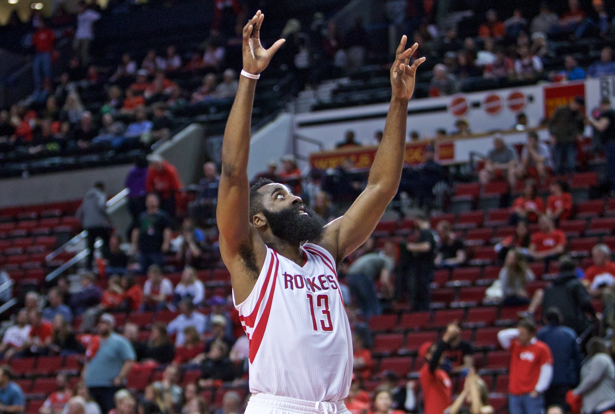 Harden je hrozný obranca, ale tiež dokáže veci ako Jordan či LeBron