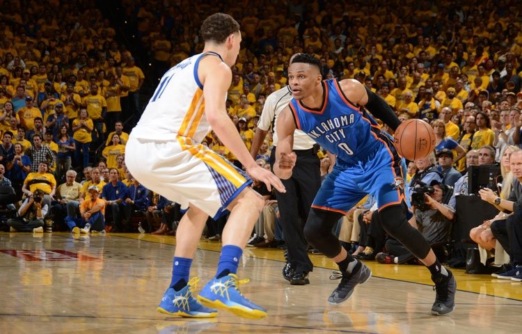 Thunder zdolali obhajcov titulu a ujali sa vedenia v sérii