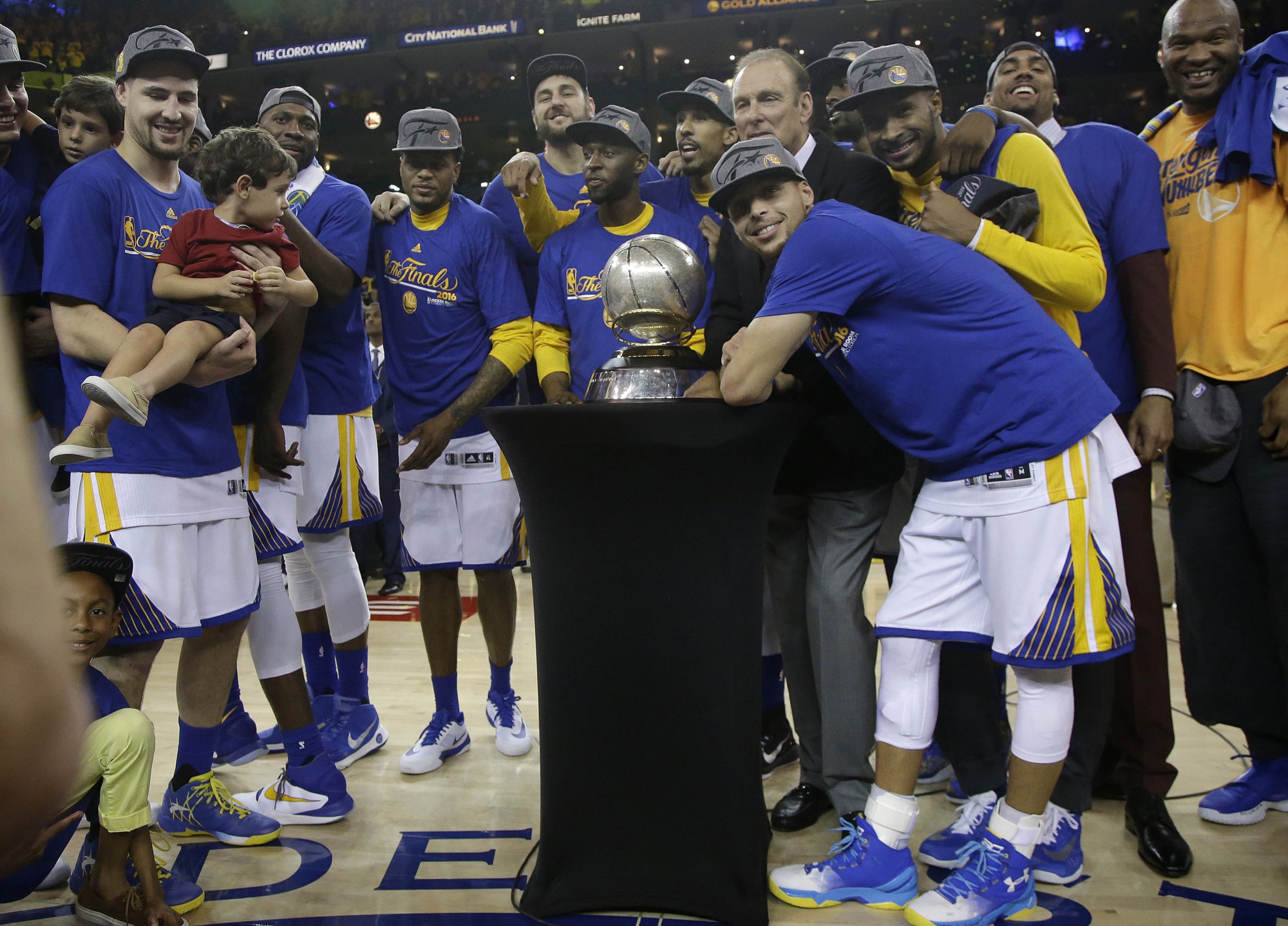 Golden State zvládlo skvelý obrat. Curry ukázal, prečo je MVP