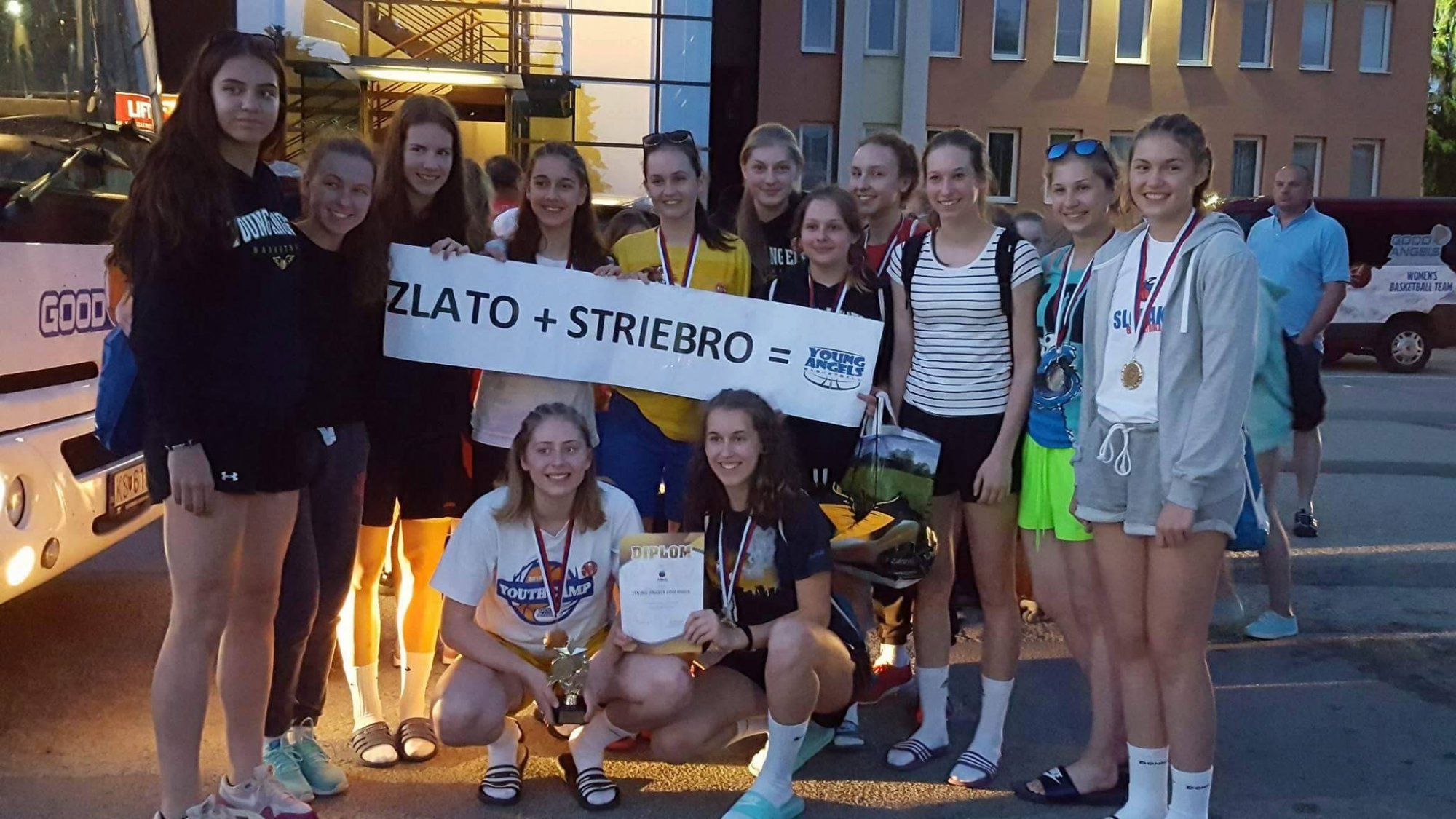Zdupľované oslavy a medailová postupka