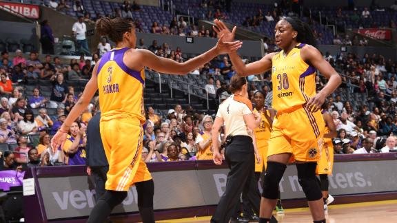 Sparks porazili Liberty a WNBA vedú s bilanciou 16/1