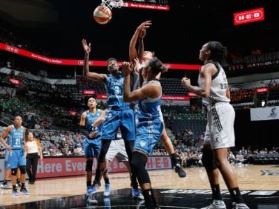 Lynx vyhrali v San Antoniu vysokým rozdielom