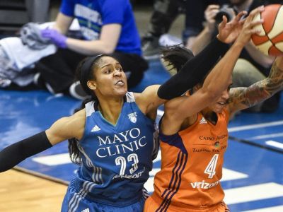 Prvé zápasy semifinále play off WNBA jednoznačne pre domácich