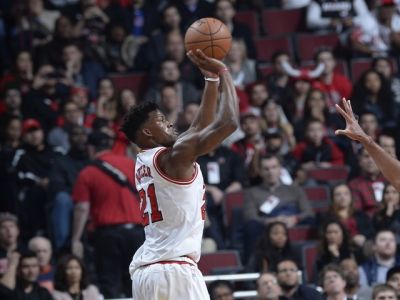 Chicago vstúpilo do novej sezóny domácou výhrou nad Bostonom 105:99