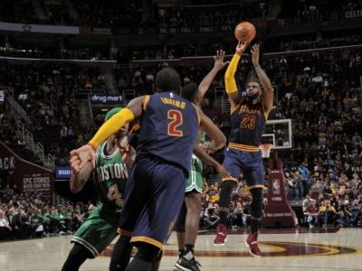 Cleveland vyhral aj piaty zápas v novej sezóne, Boston zdolal 128:122