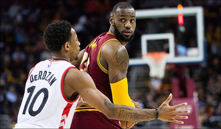 Cleveland zdolal Toronto 121:117, LeBron James blízko triple-double