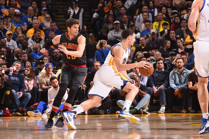 Golden State s 12. víťazstvom za sebou, Westbrook má priemer triple-double